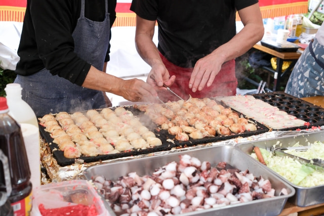お好み焼きだけじゃない大阪粉もんの種類と層の厚さ
